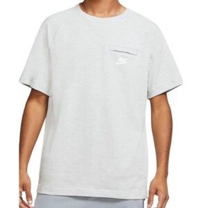 Nike Sportswear Modern Essentials Tee